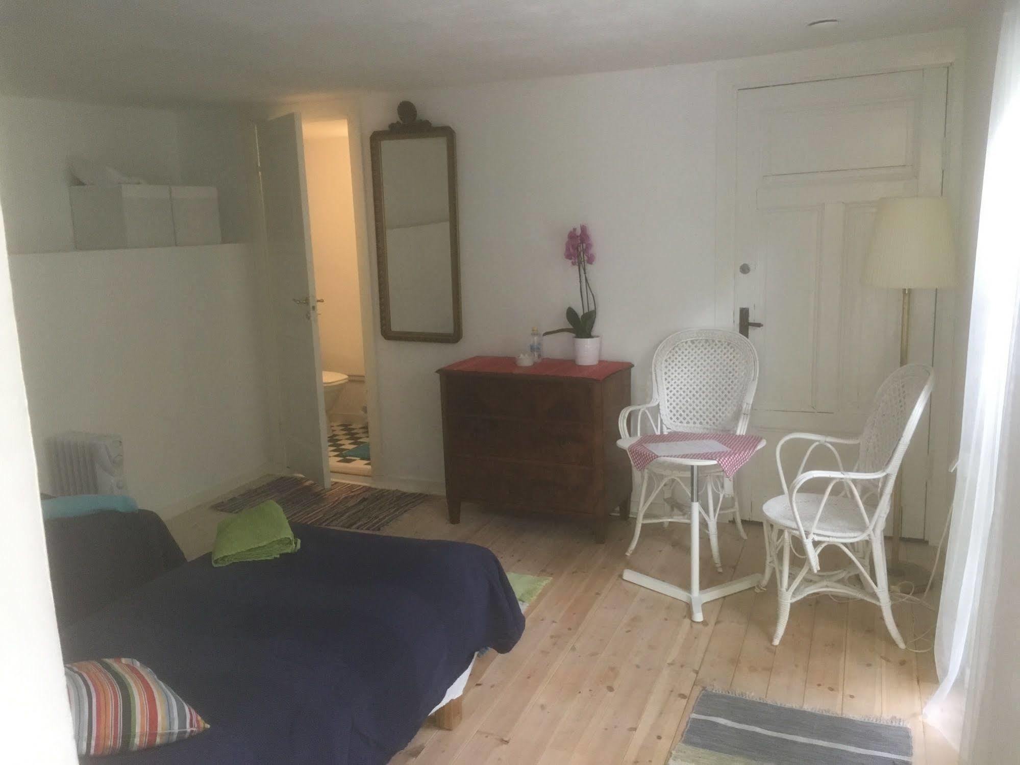 Stockholm B&B Cottage Nacka Bagian luar foto