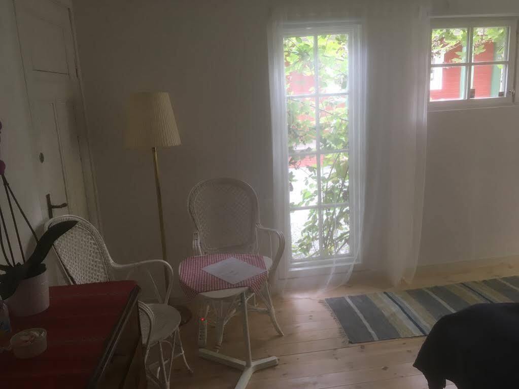 Stockholm B&B Cottage Nacka Bagian luar foto